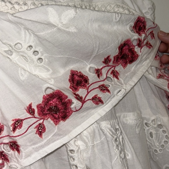 Misa Los Angeles White and floral blouse - Picture 3 of 3